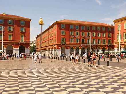 Exemple de façade à Nice en zone ABF nécessitant l’accord des Architectes des Bâtiments de France