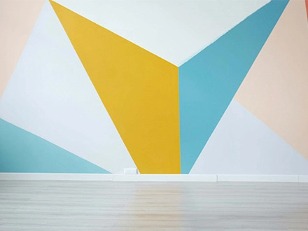 Application de peinture par un professionnel avec finition soignée