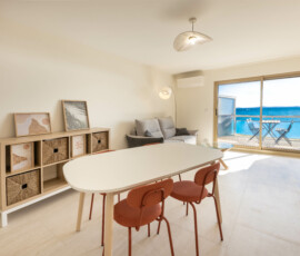 Rénovation de la pièce à vivre avec une ambiance élégante et intemportelle Salon après rénovation avec une pièce de vie lumineuse