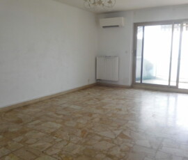 AVANT TRAVAUX Salon avant rénovation – appartement T2 transformé en T3 à Cagnes-sur-Mer